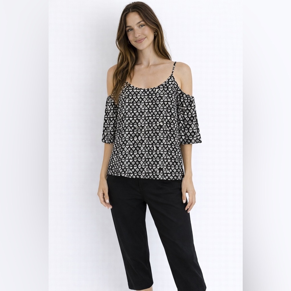 Apt 9 Black and White Patterned‎ Cold Shoulder Top